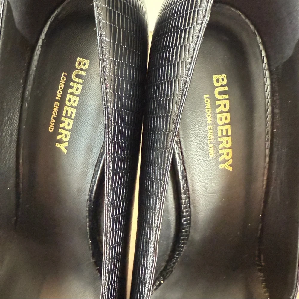 Burberry Lizard-Embossed Black Leather Pumps – Size 38 - Picture 7 of 13